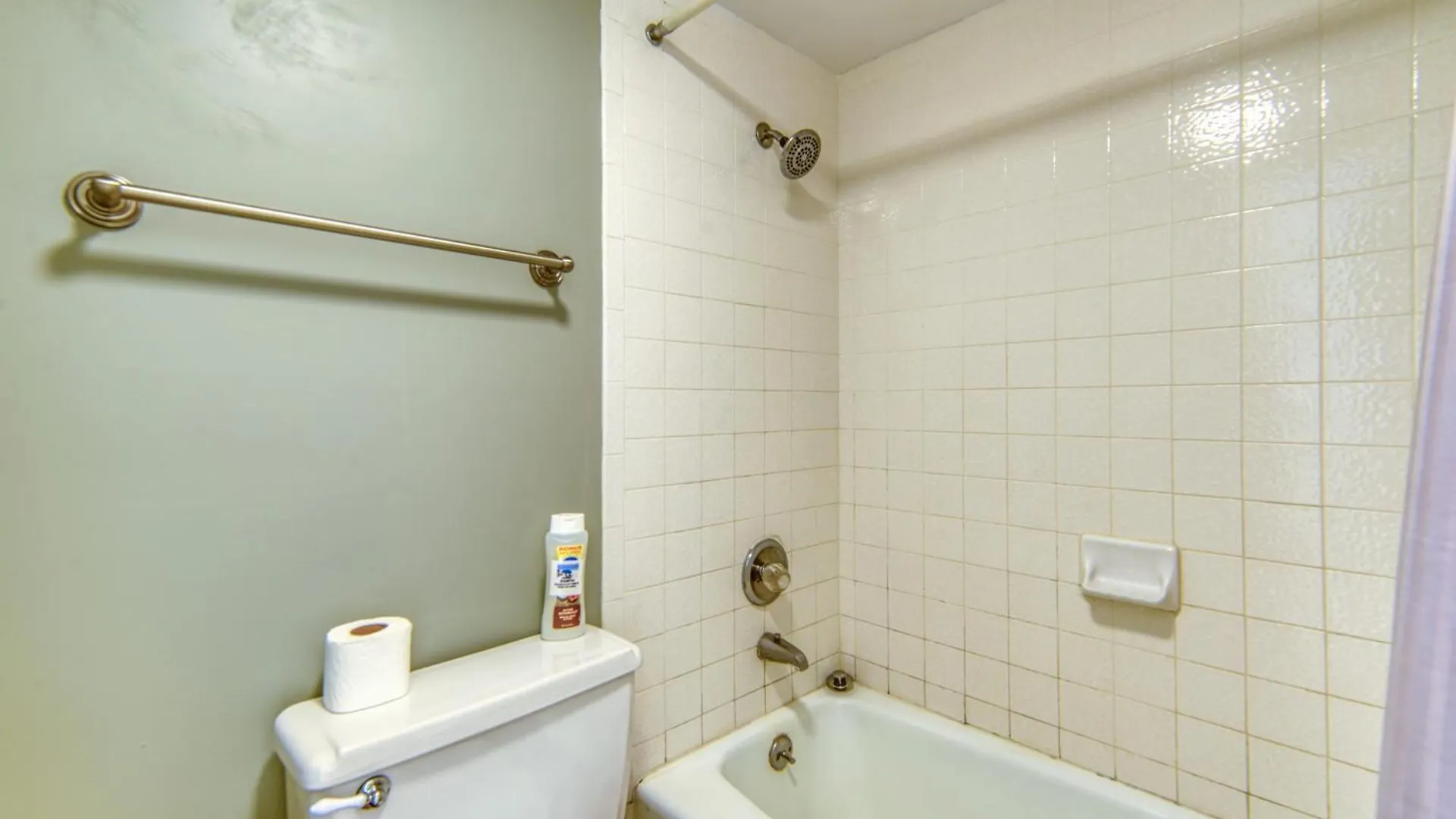 Beach House Condominiums D602 - Beachfront With Pool, Wifi, & Beach Service Destin