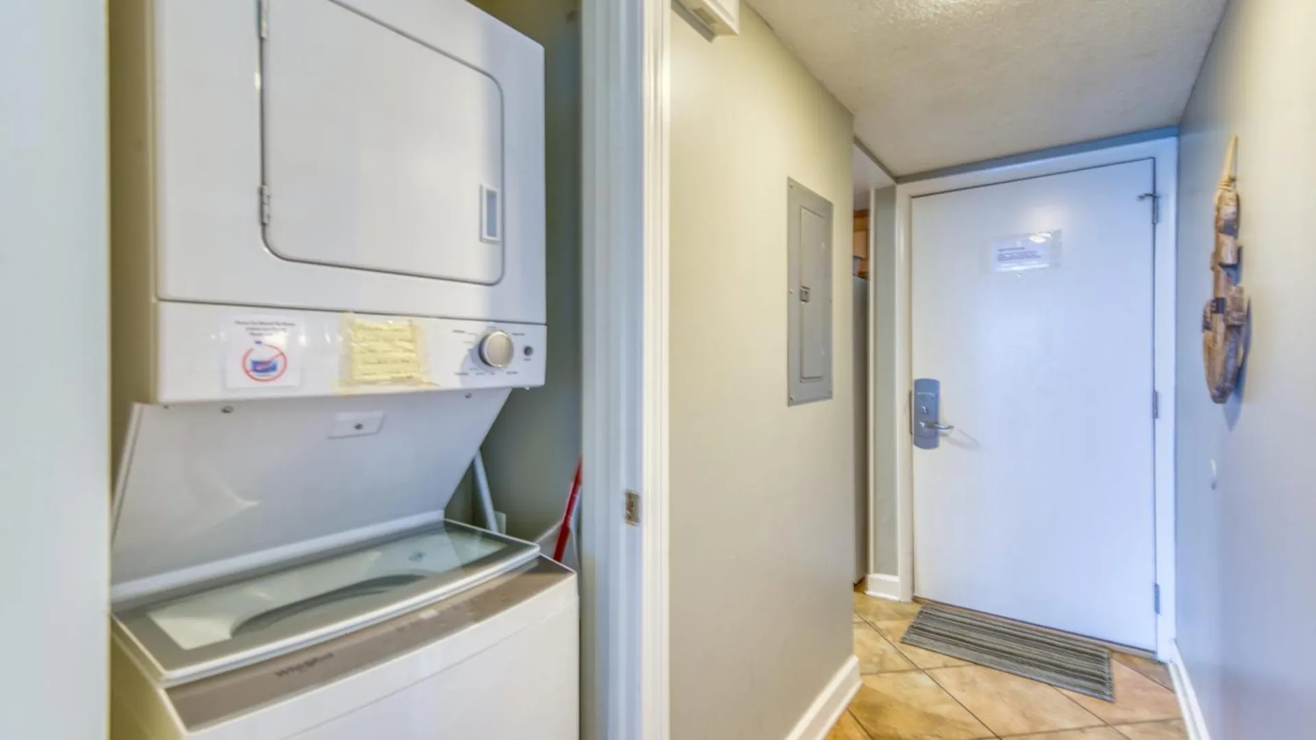 Apartment Beach House Condominiums D602 - Beachfront With Pool, Wifi, & Beach Service Destin