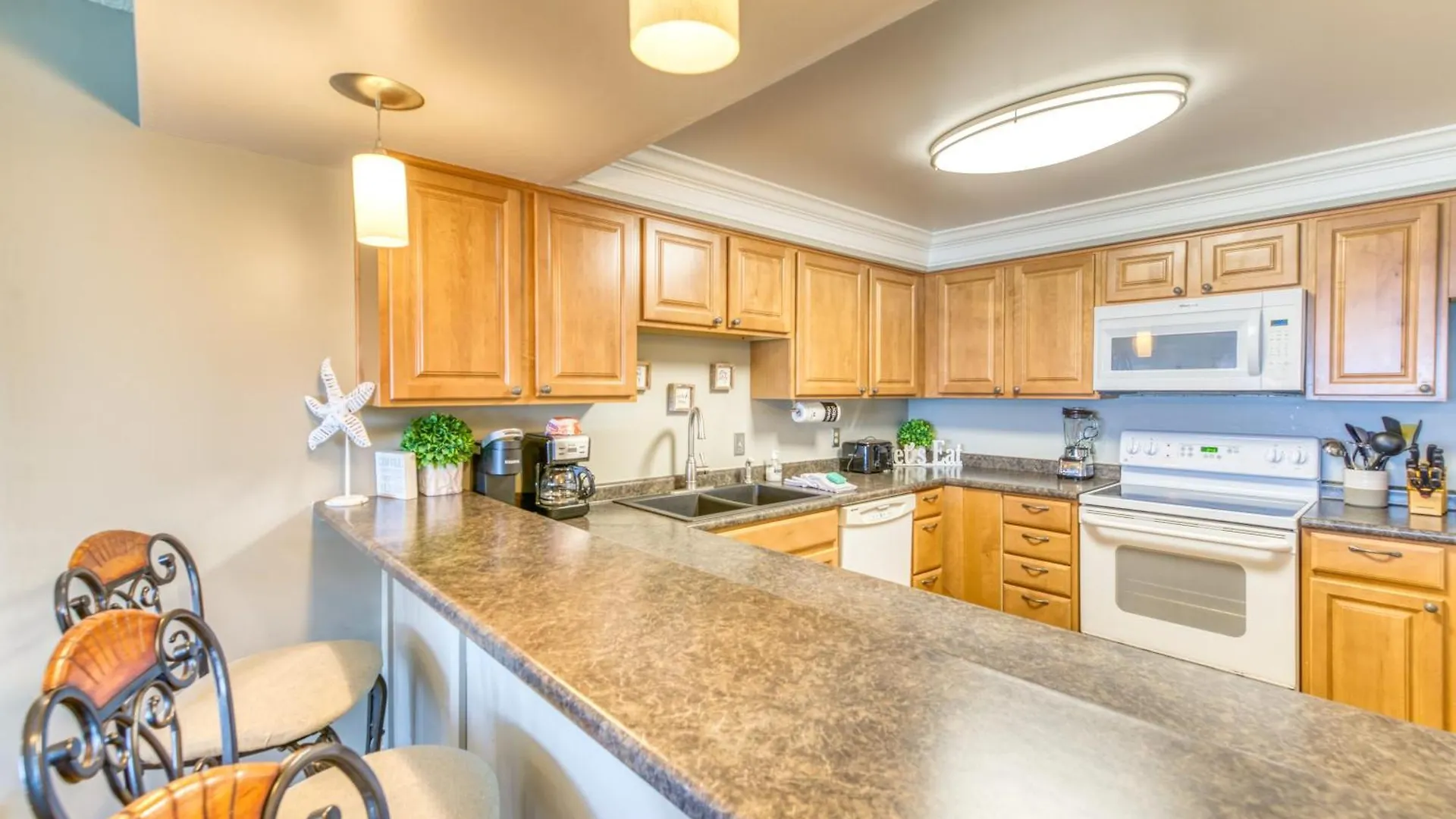 Beach House Condominiums D602 - Beachfront With Pool, Wifi, & Beach Service Destin 0*,