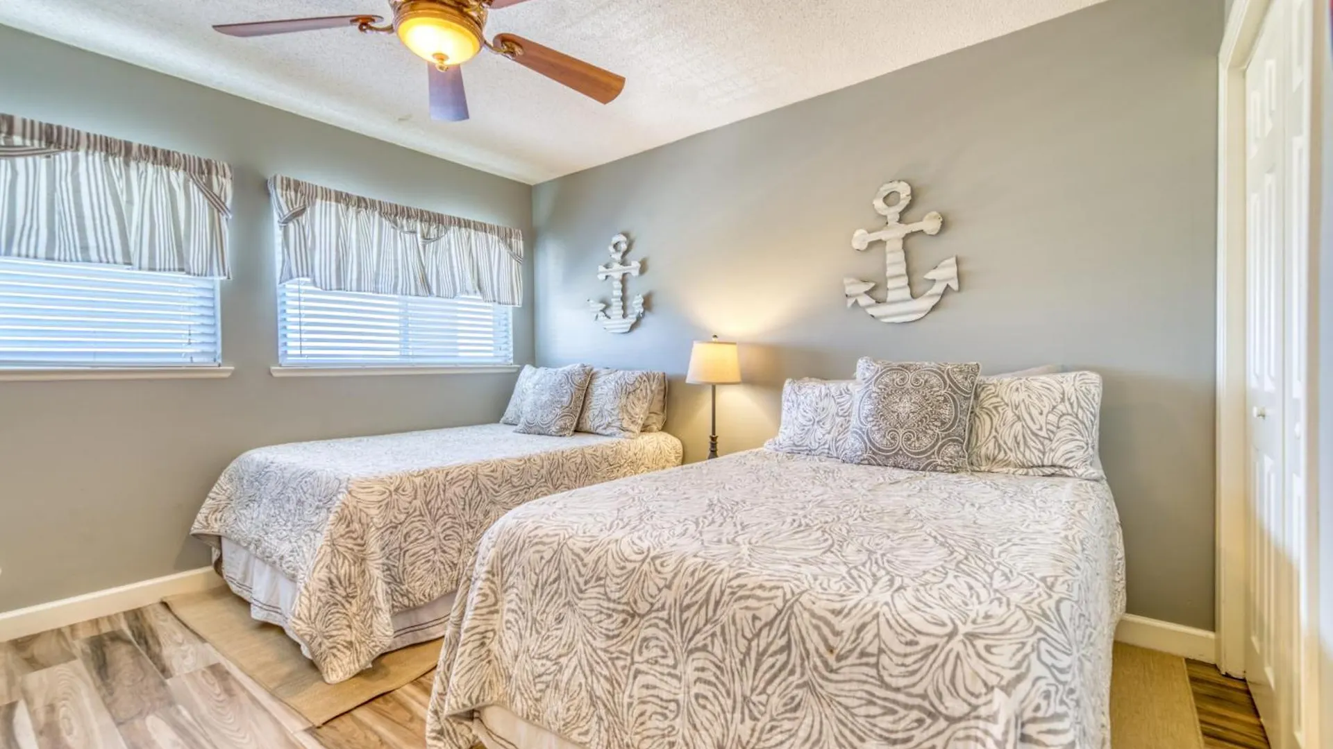 Beach House Condominiums D602 - Beachfront With Pool, Wifi, & Beach Service Destin 0*,