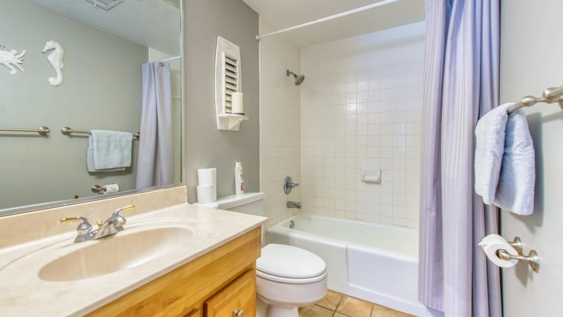 Beach House Condominiums D602 - Beachfront With Pool, Wifi, & Beach Service Destin Apartment